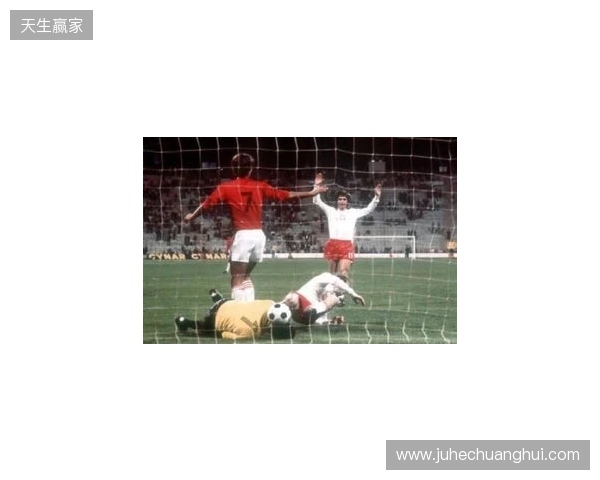 卡什：跟莱万并肩作战感觉很棒；希望能随波兰再踢一次世界杯